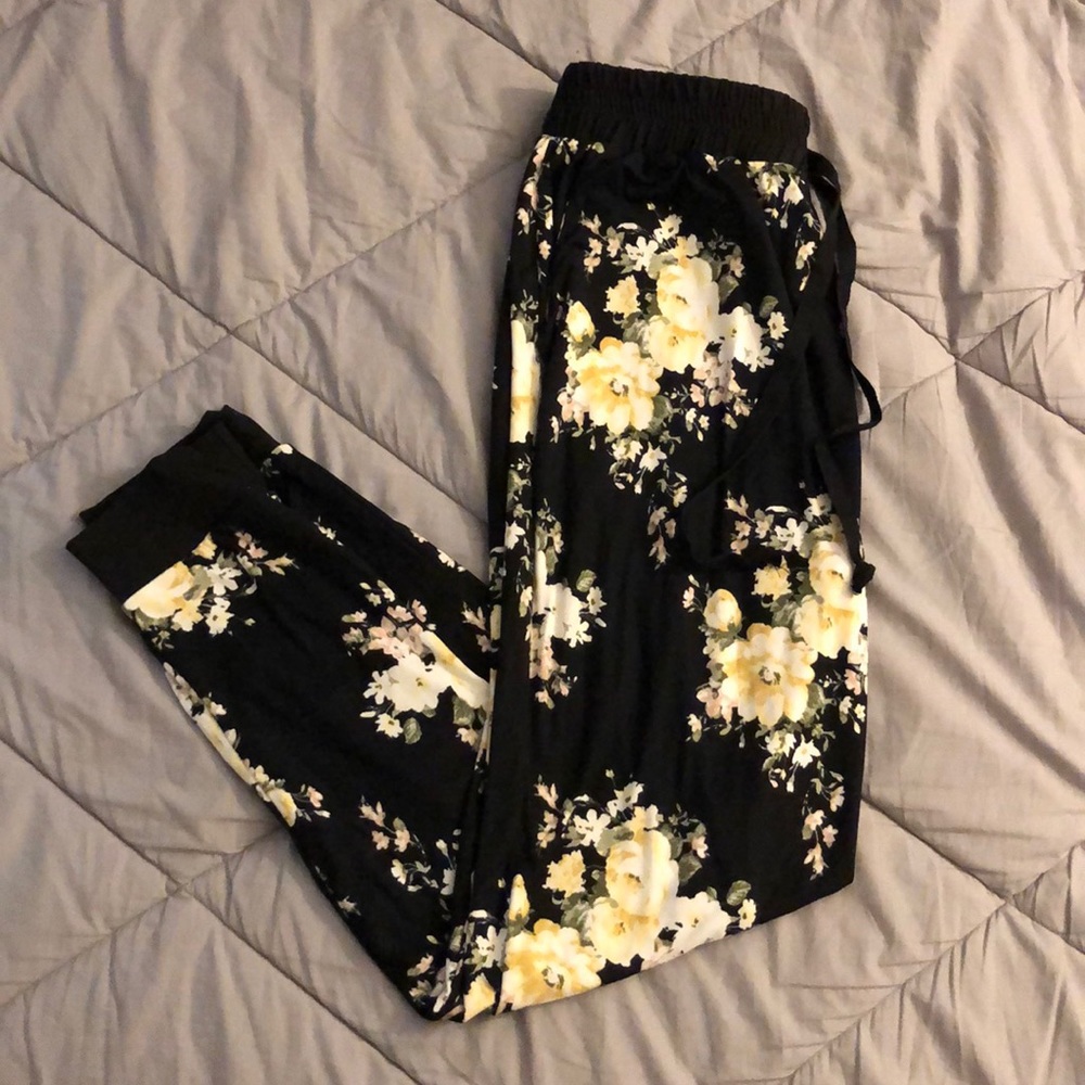 SEE YOU MONDAY FLORAL KNIT PANTS